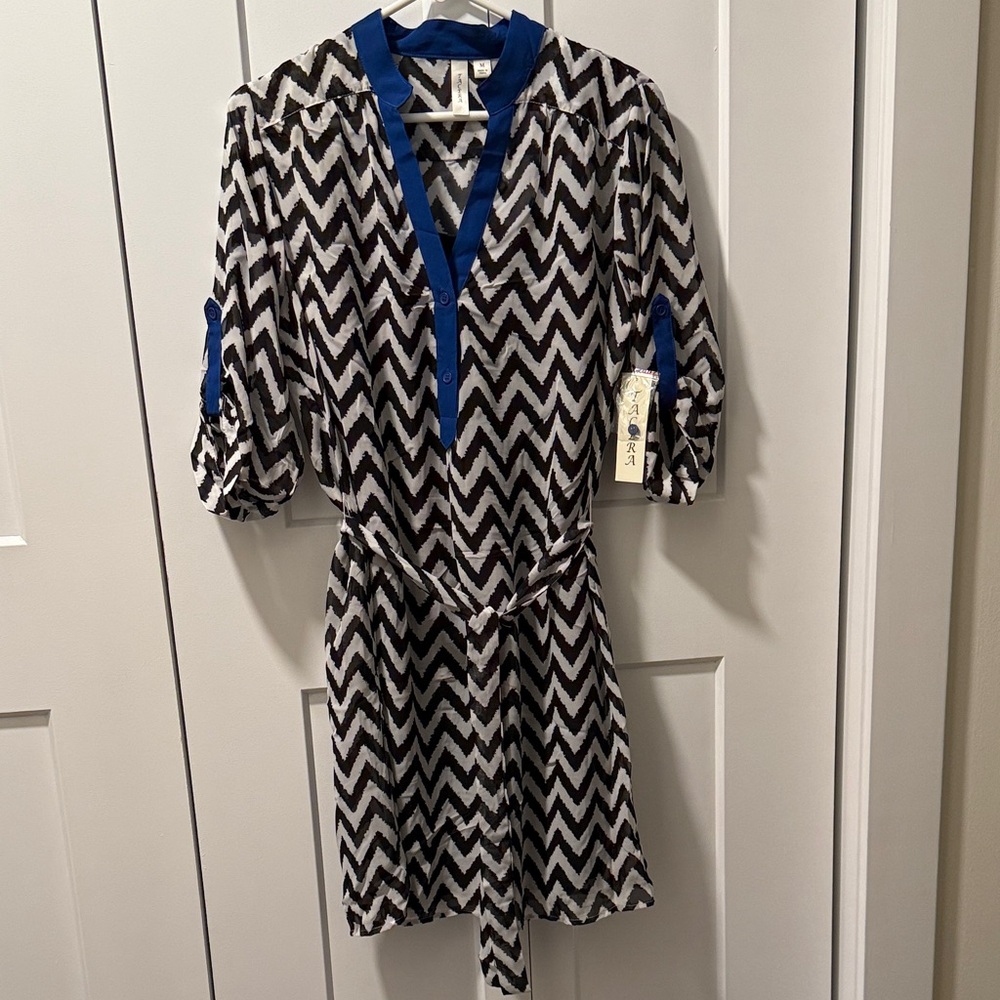 Tacera Women's Black and White Chevron Dress with Blue Trim size M. NWT